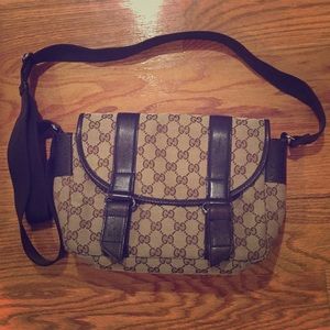 Gucci messenger bag